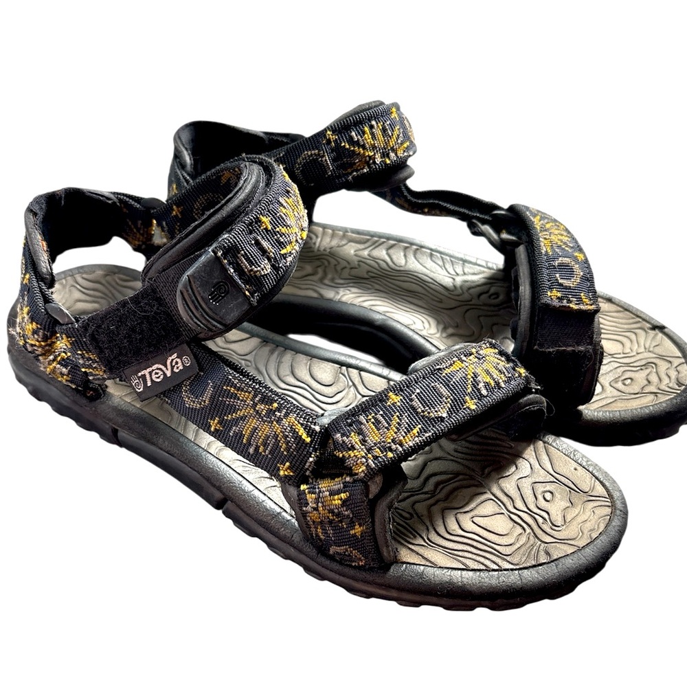 SOLD - TEVA | Moon and Sun sandals | Pretty Rugged